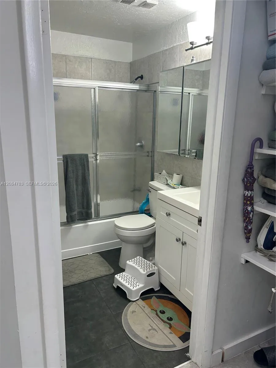 5587 Park Rd Dania Beach, FL 33312