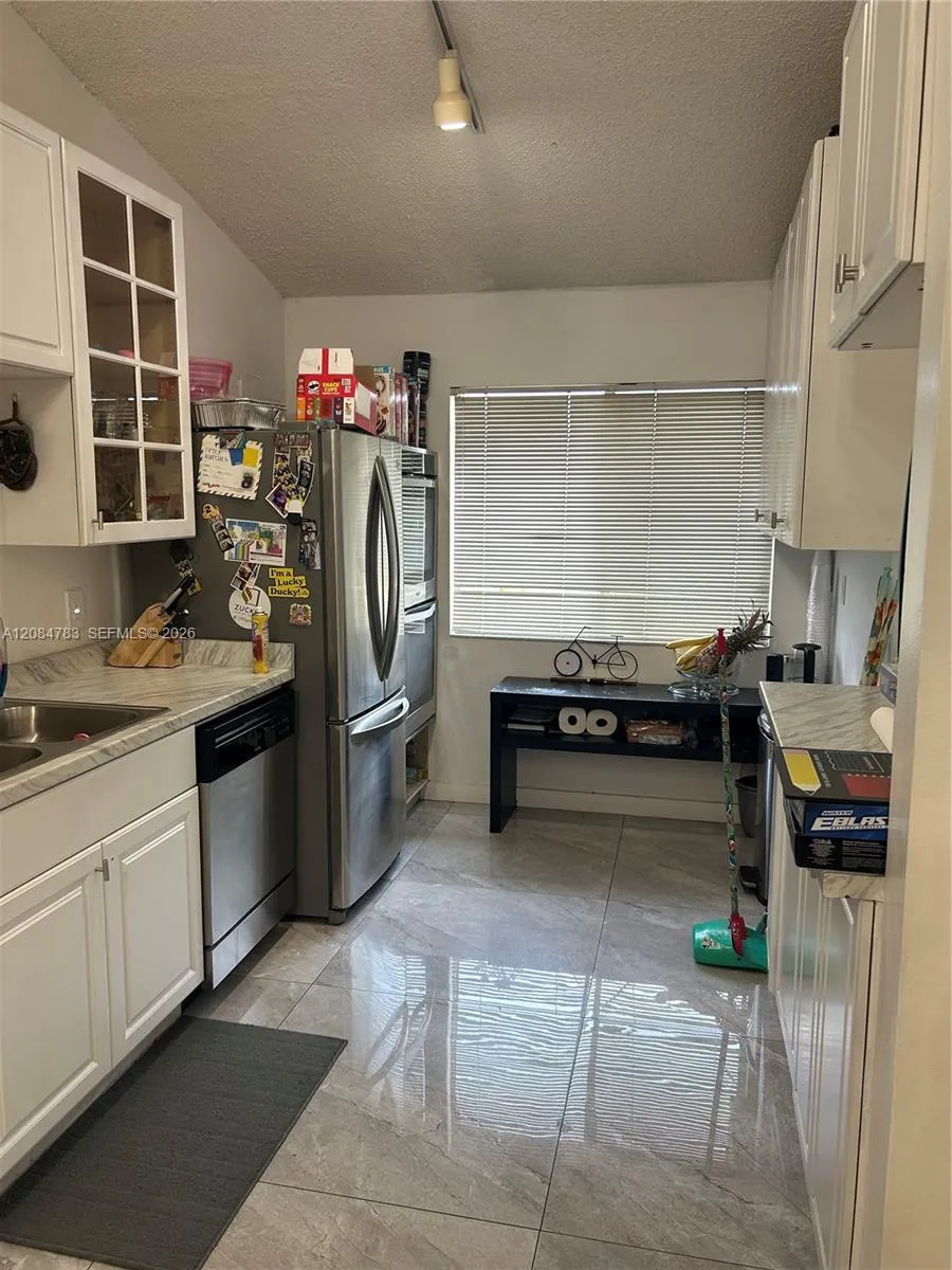 5587 Park Rd Dania Beach, FL 33312