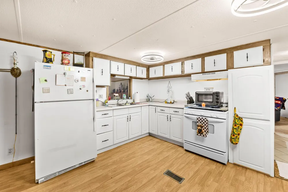 5985 SE 94TH TRAIL Okeechobee, FL 34974