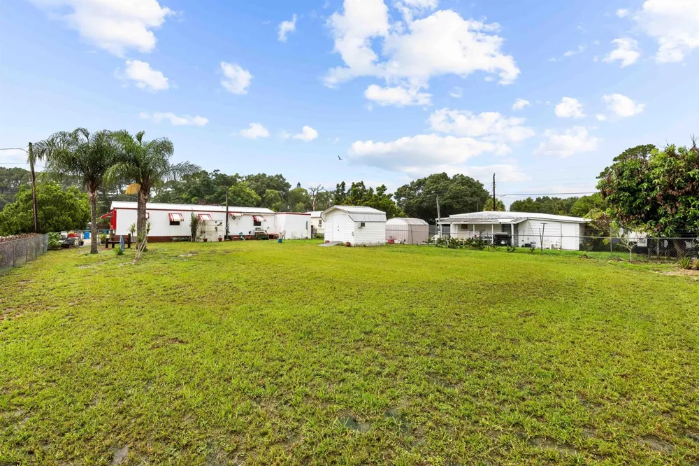 5985 SE 94TH TRAIL Okeechobee, FL 34974