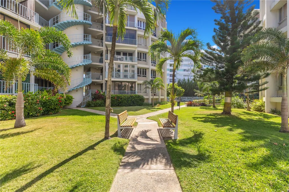 187 PINE GROVE #187 Carolina, PR 00979