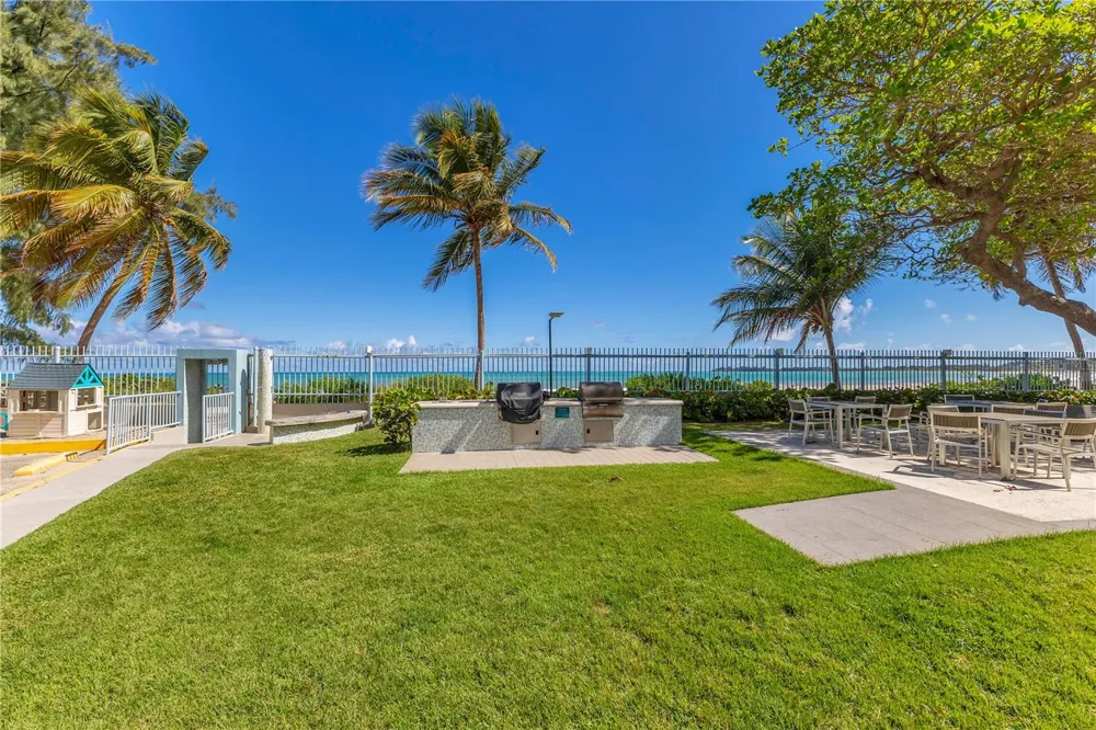 187 PINE GROVE #187 Carolina, PR 00979