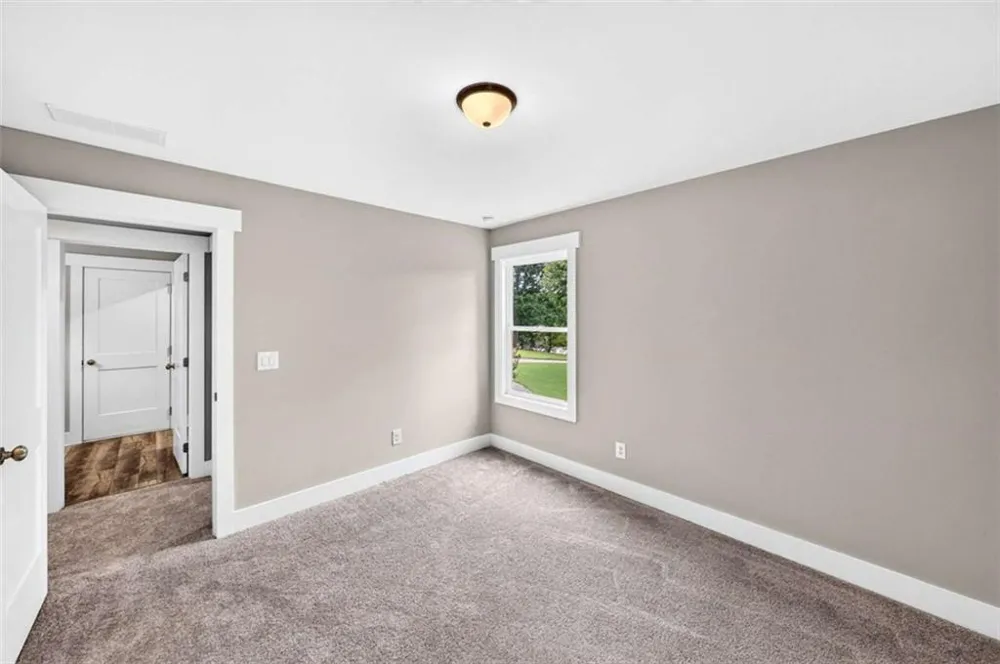 727 Old Collins Road Hoschton, GA 30548