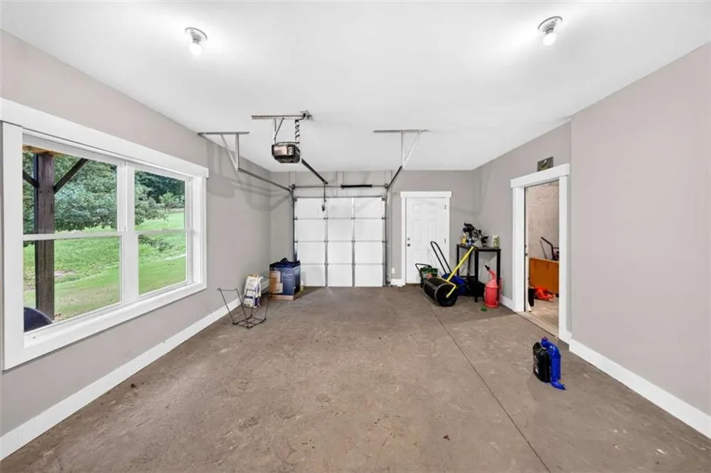 727 Old Collins Road Hoschton, GA 30548