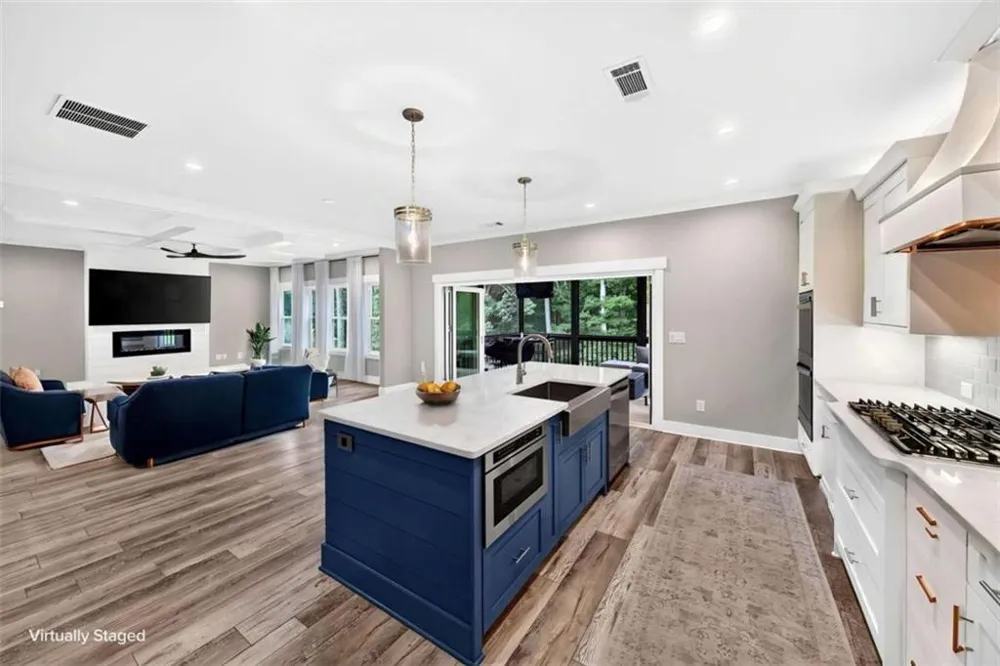 727 Old Collins Road Hoschton, GA 30548