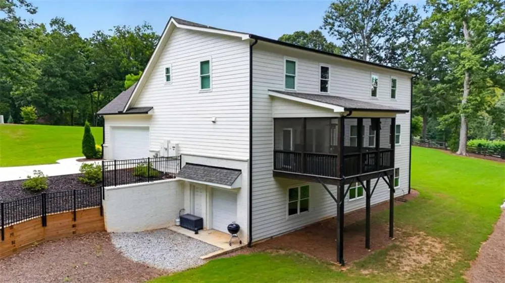 727 Old Collins Road Hoschton, GA 30548