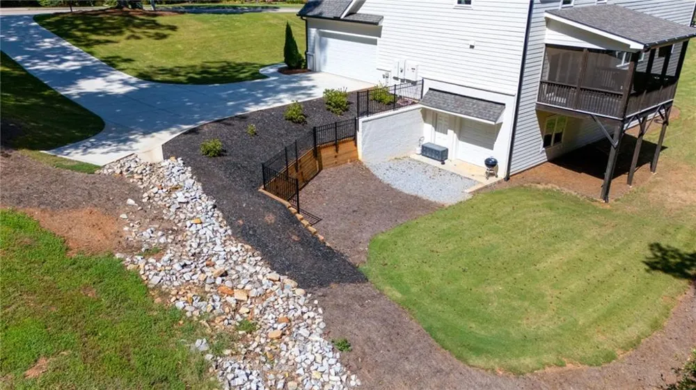 727 Old Collins Road Hoschton, GA 30548
