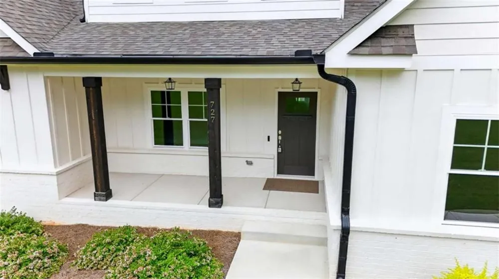 727 Old Collins Road Hoschton, GA 30548