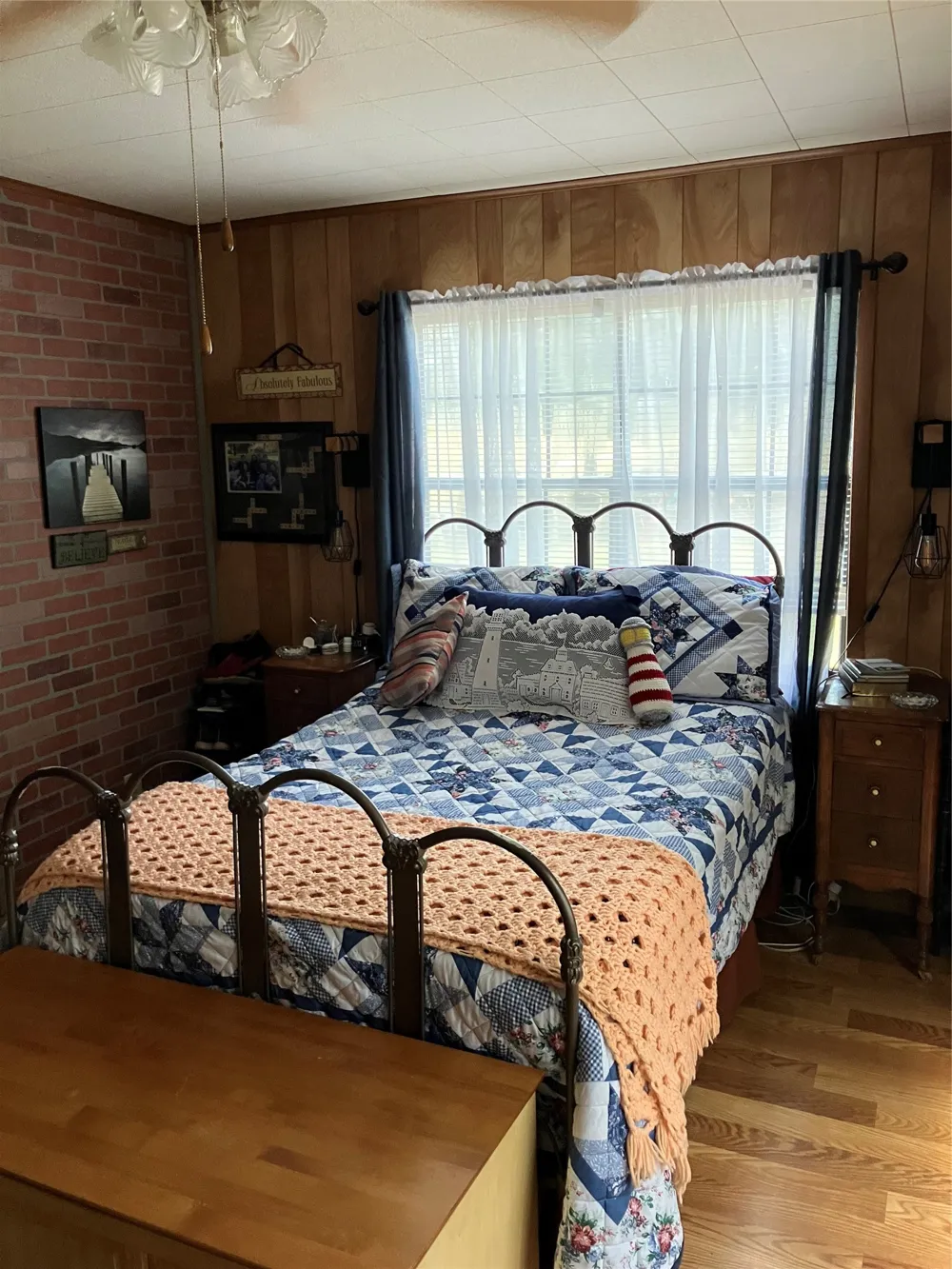2454 Rs County Road 1402 Point, TX 75472