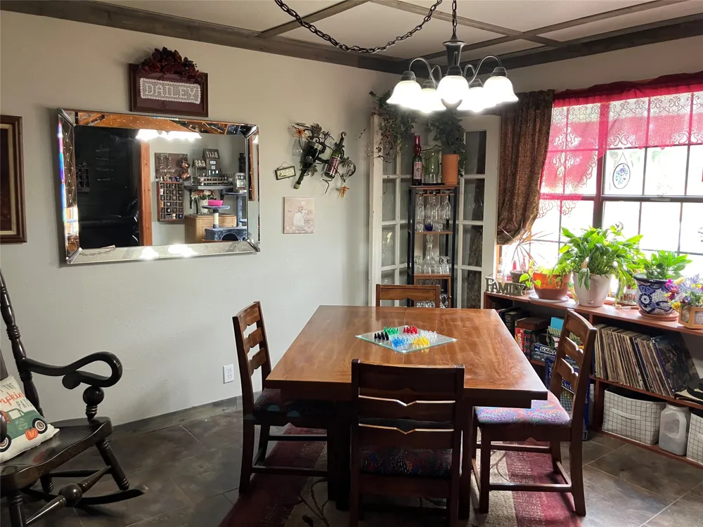 2454 Rs County Road 1402 Point, TX 75472