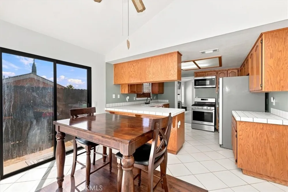 14464 Harvey Riverside, CA 92503