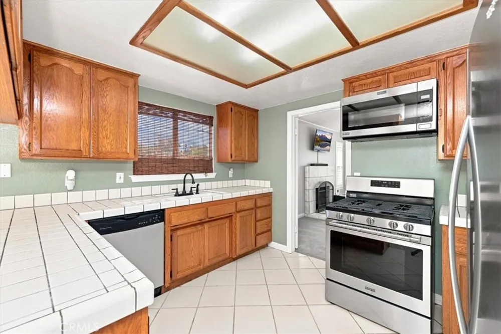 14464 Harvey Riverside, CA 92503