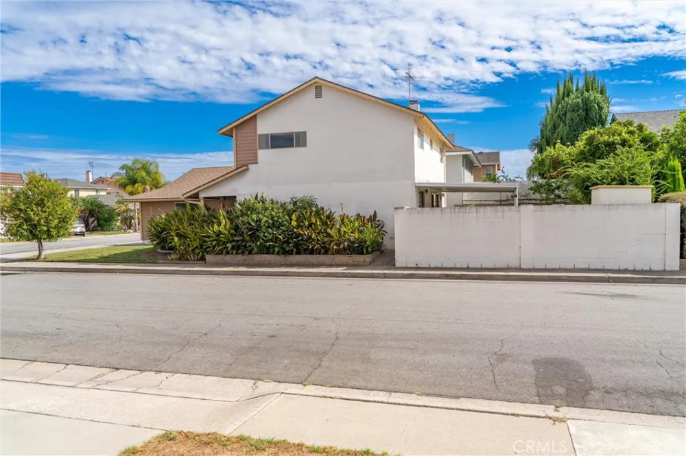 7791 Denise La Palma, CA 90623