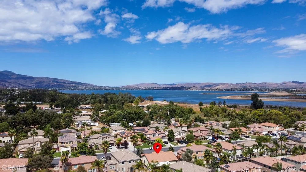 32898 Sandal Wood Lake Elsinore, CA 92530