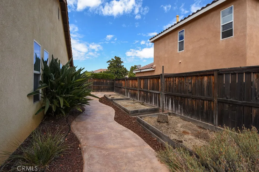 32898 Sandal Wood Lake Elsinore, CA 92530
