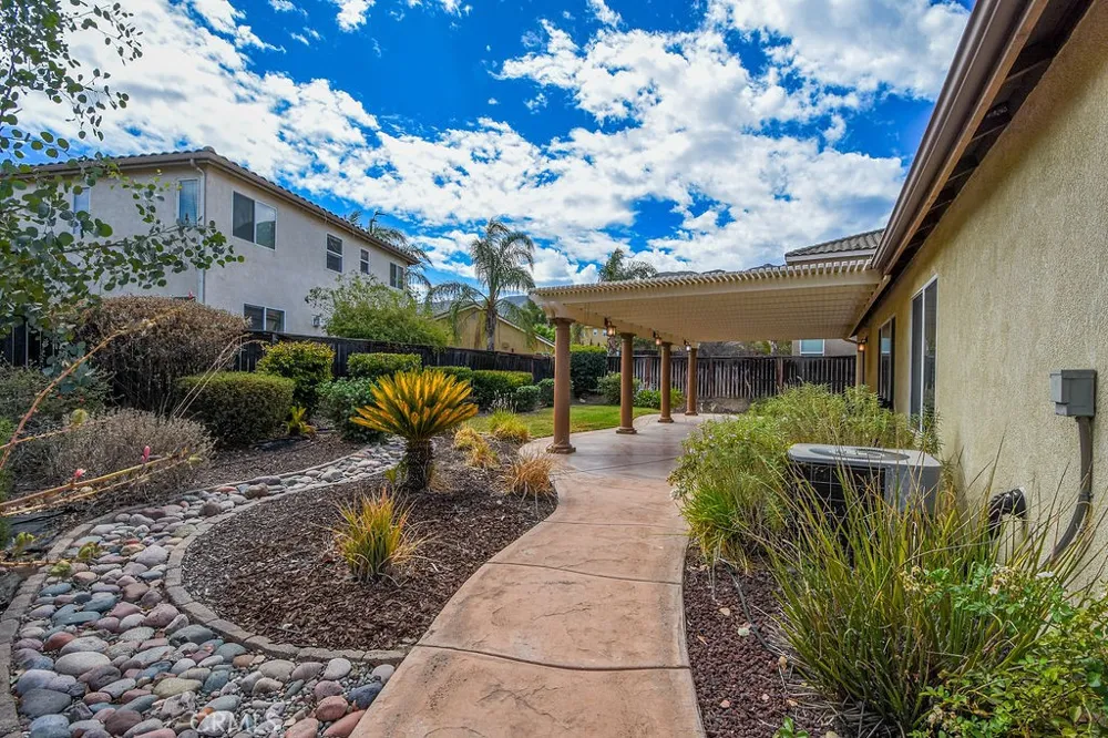 32898 Sandal Wood Lake Elsinore, CA 92530
