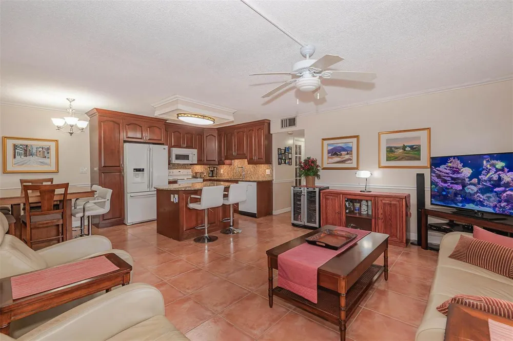 3071 NW 47TH TERRACE #326 Lauderdale Lakes, FL 33313