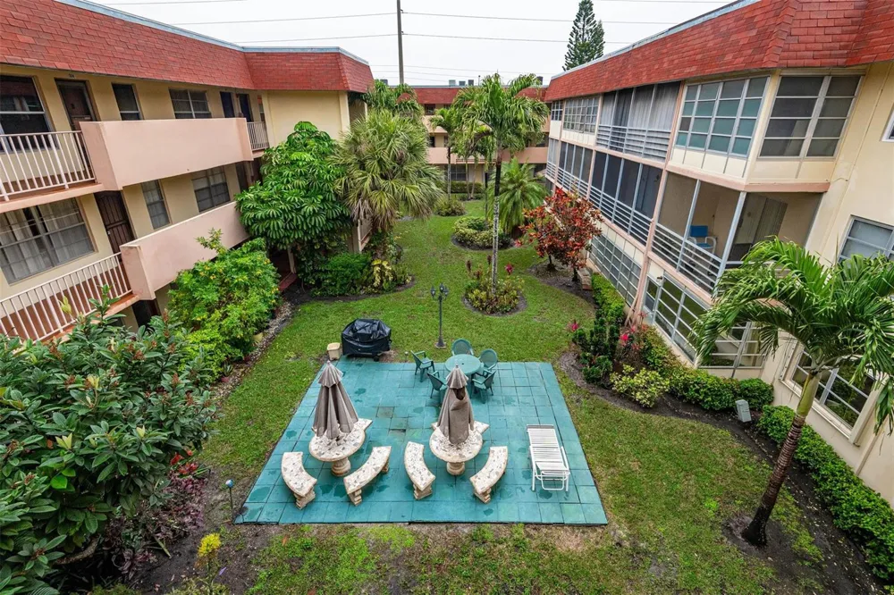 3071 NW 47TH TERRACE #326 Lauderdale Lakes, FL 33313
