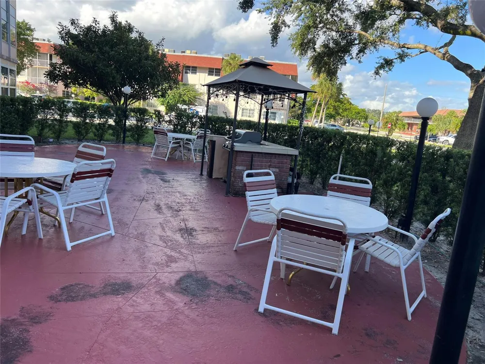 3071 NW 47TH TERRACE #326 Lauderdale Lakes, FL 33313