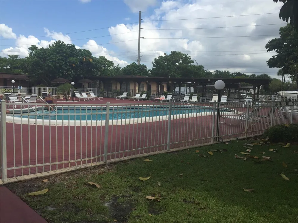 3071 NW 47TH TERRACE #326 Lauderdale Lakes, FL 33313