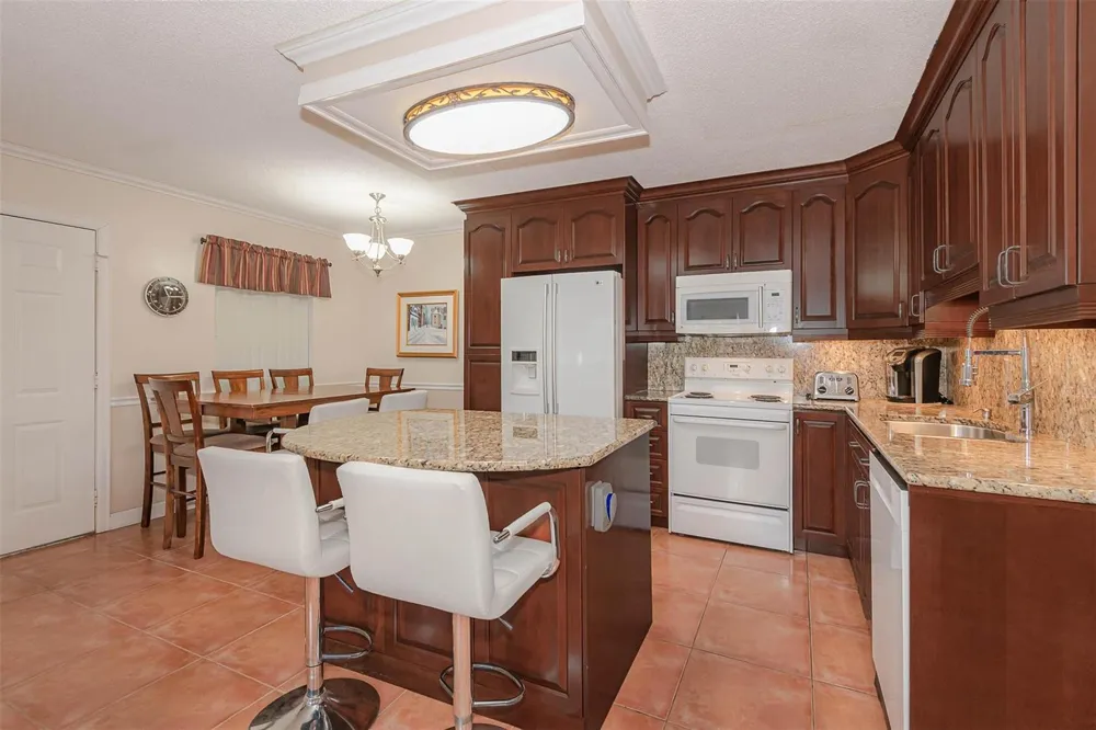 3071 NW 47TH TERRACE #326 Lauderdale Lakes, FL 33313