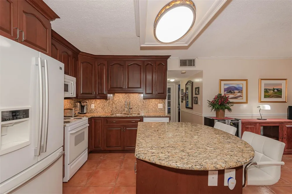 3071 NW 47TH TERRACE #326 Lauderdale Lakes, FL 33313