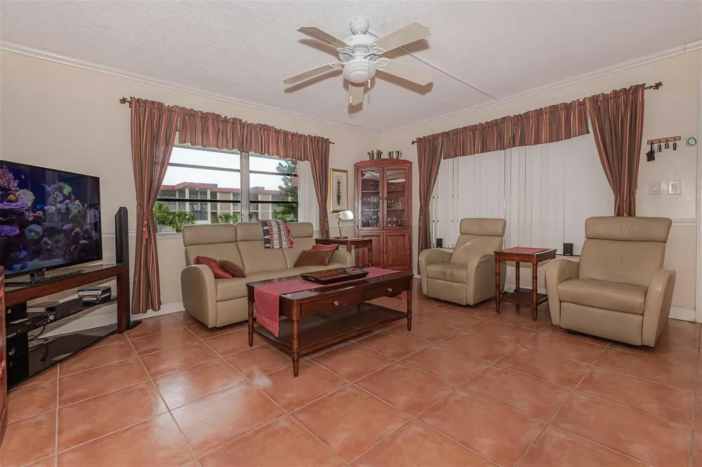3071 NW 47TH TERRACE #326 Lauderdale Lakes, FL 33313