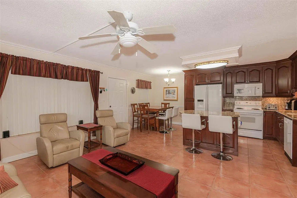 3071 NW 47TH TERRACE #326 Lauderdale Lakes, FL 33313