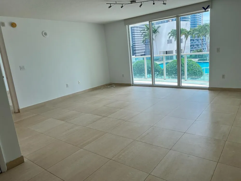 31 SE 5TH STREET #1206 Miami, FL 33131
