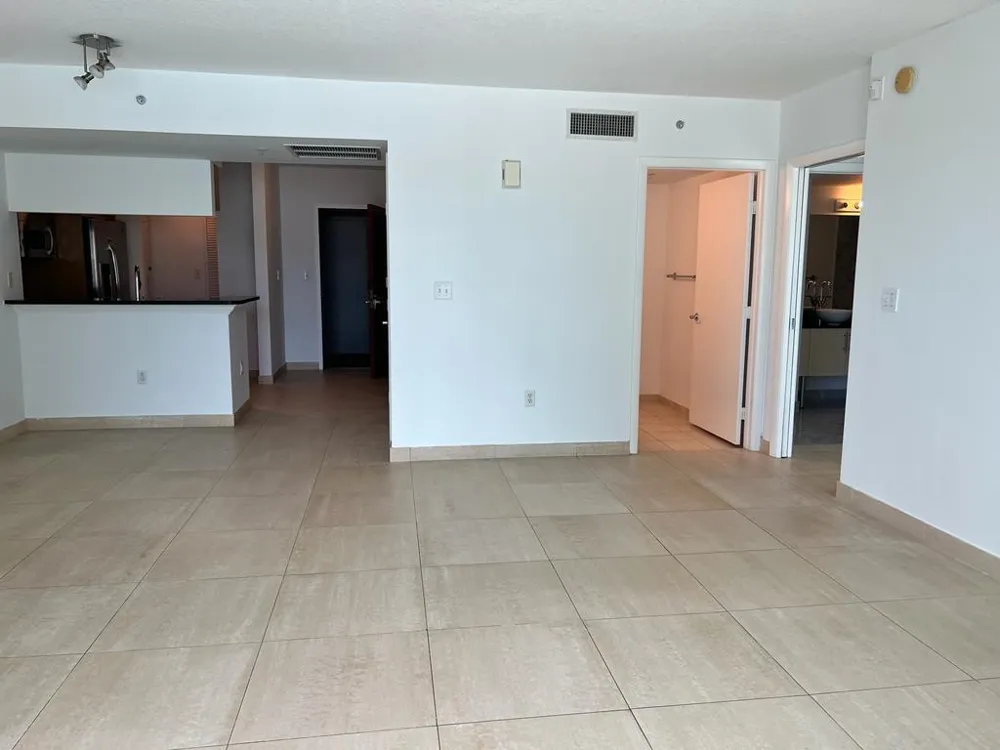 31 SE 5TH STREET #1206 Miami, FL 33131