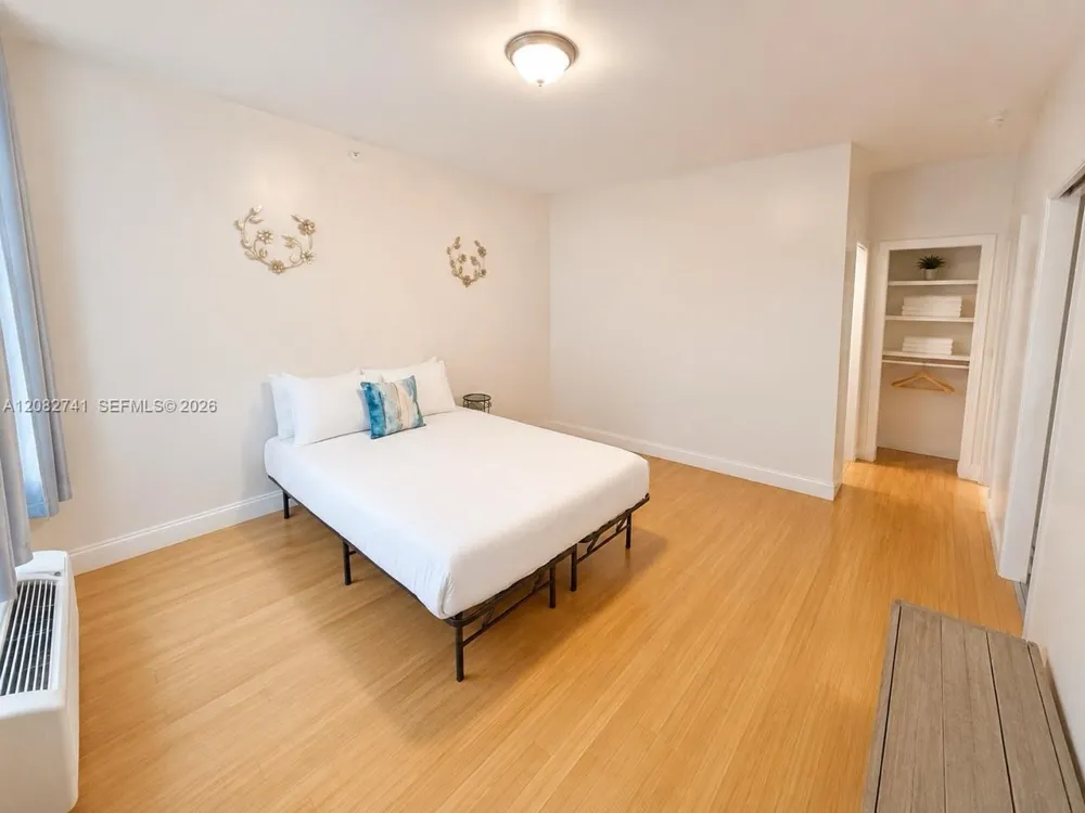 3025 Indian Creek Dr #204 Miami Beach, FL 33140