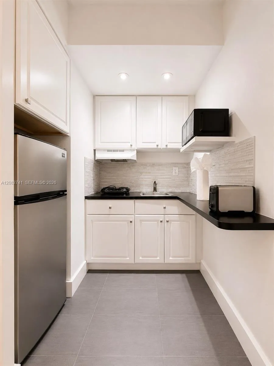 3025 Indian Creek Dr #204 Miami Beach, FL 33140