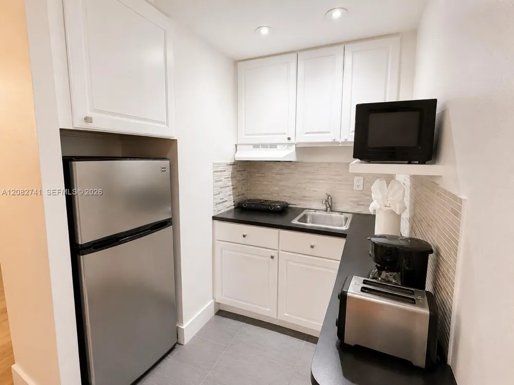 3025 Indian Creek Dr #204 Miami Beach, FL 33140