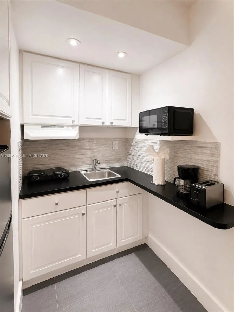 3025 Indian Creek Dr #204 Miami Beach, FL 33140