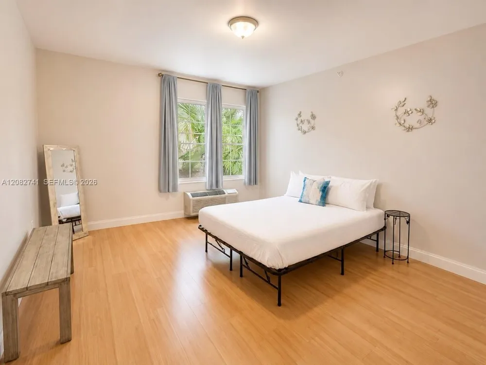 3025 Indian Creek Dr #204 Miami Beach, FL 33140