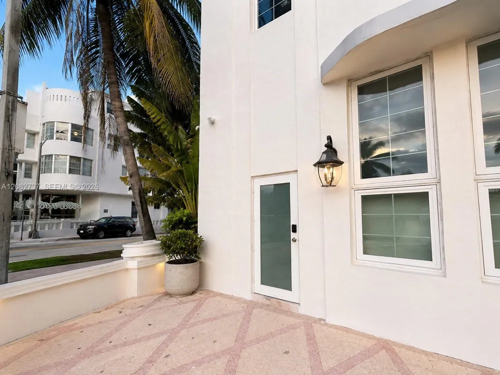 3025 Indian Creek Dr #110 Miami Beach, FL 33140