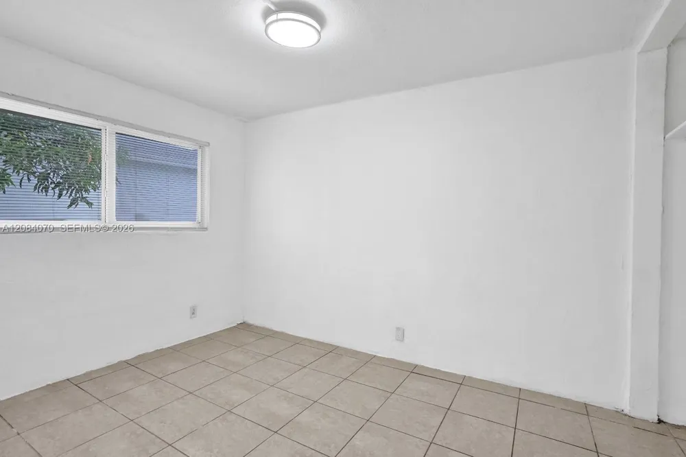 1210 NW 2nd St #3 Fort Lauderdale, FL 33311