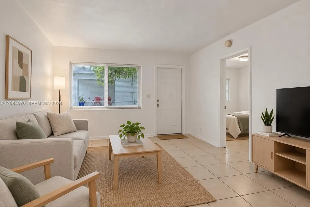 1210 NW 2nd St #3 Fort Lauderdale, FL 33311