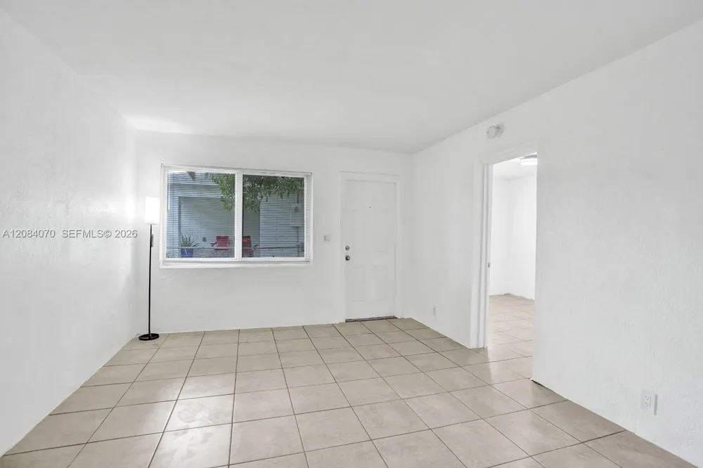 1210 NW 2nd St #3 Fort Lauderdale, FL 33311