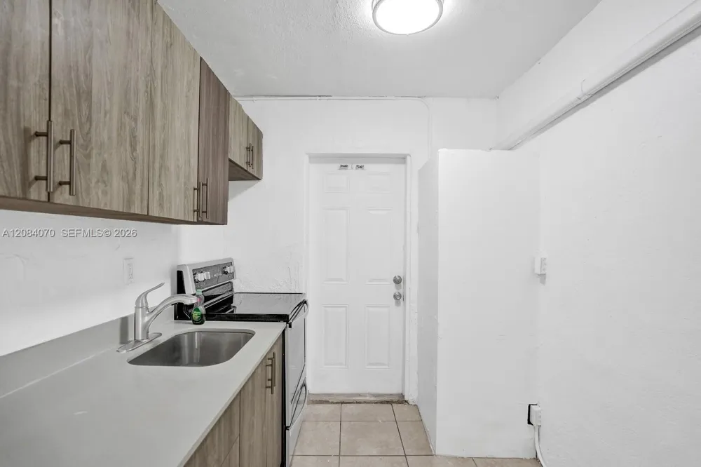 1210 NW 2nd St #3 Fort Lauderdale, FL 33311
