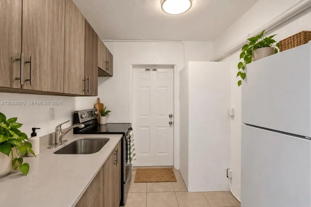 1210 NW 2nd St #3 Fort Lauderdale, FL 33311
