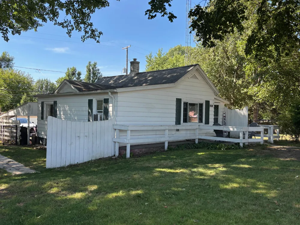 808 Anderson Street Ludington, MI 49431