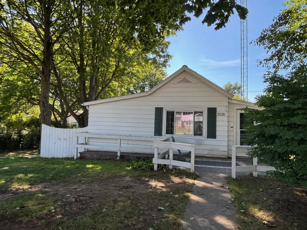 808 Anderson Street Ludington, MI 49431