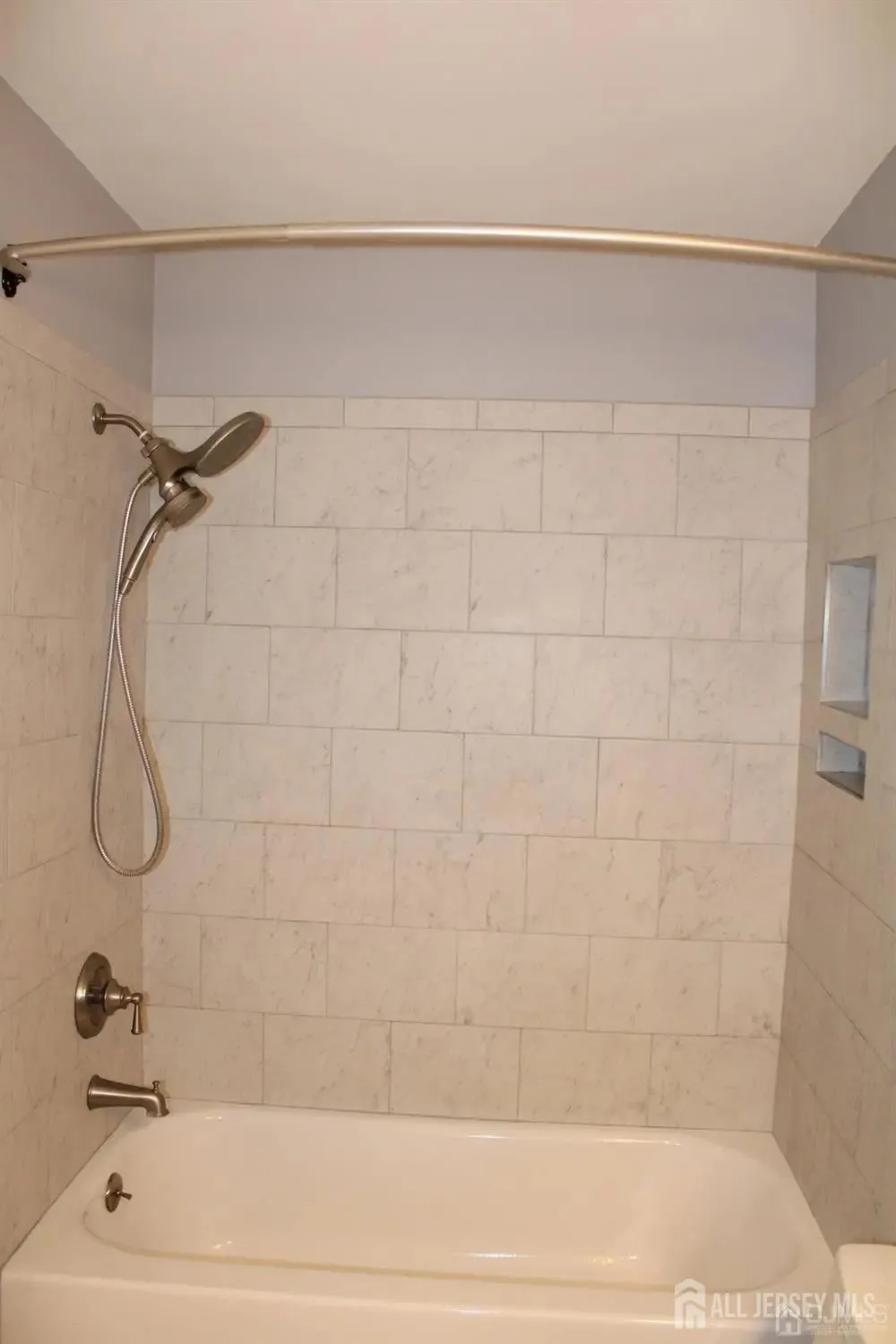 2905 Lighthouse Lane Parlin, NJ 08859