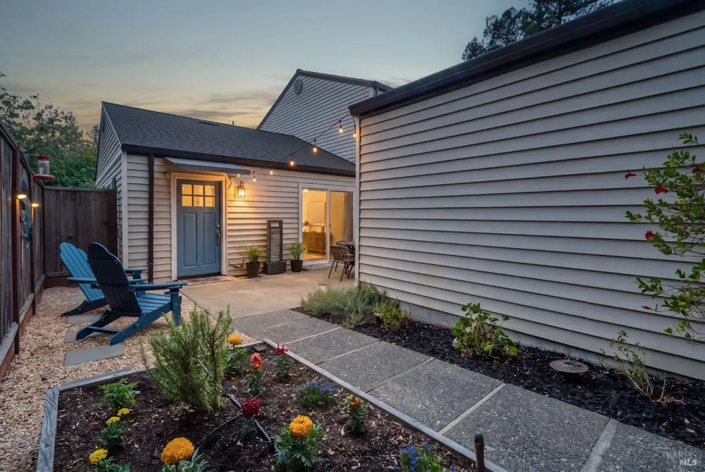 1618 Yardley Street Santa Rosa, CA 95403