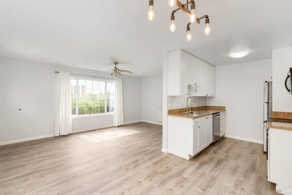 1618 Yardley Street Santa Rosa, CA 95403