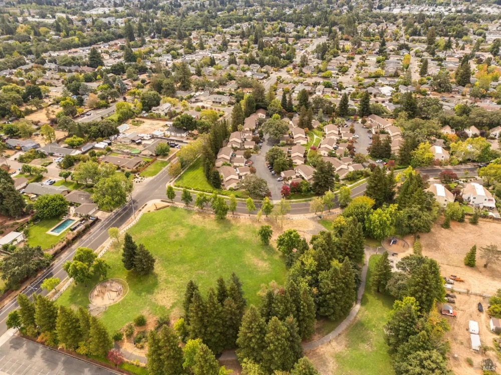 1618 Yardley Street Santa Rosa, CA 95403