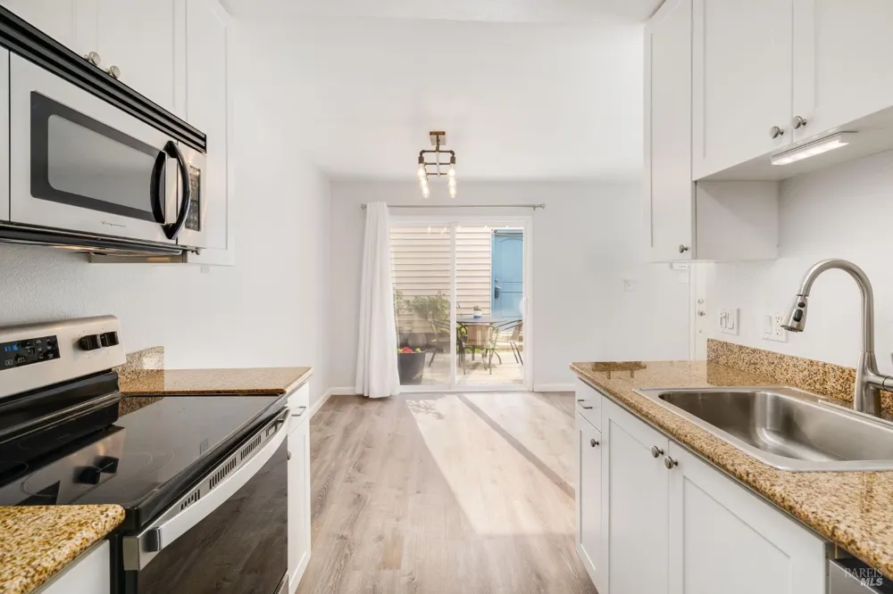 1618 Yardley Street Santa Rosa, CA 95403