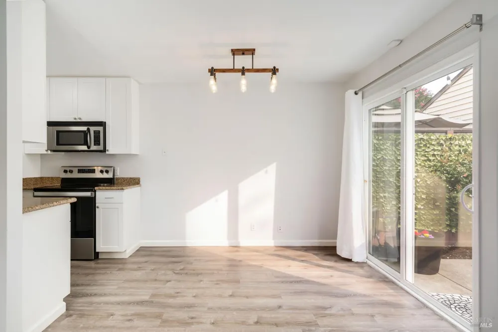 1618 Yardley Street Santa Rosa, CA 95403