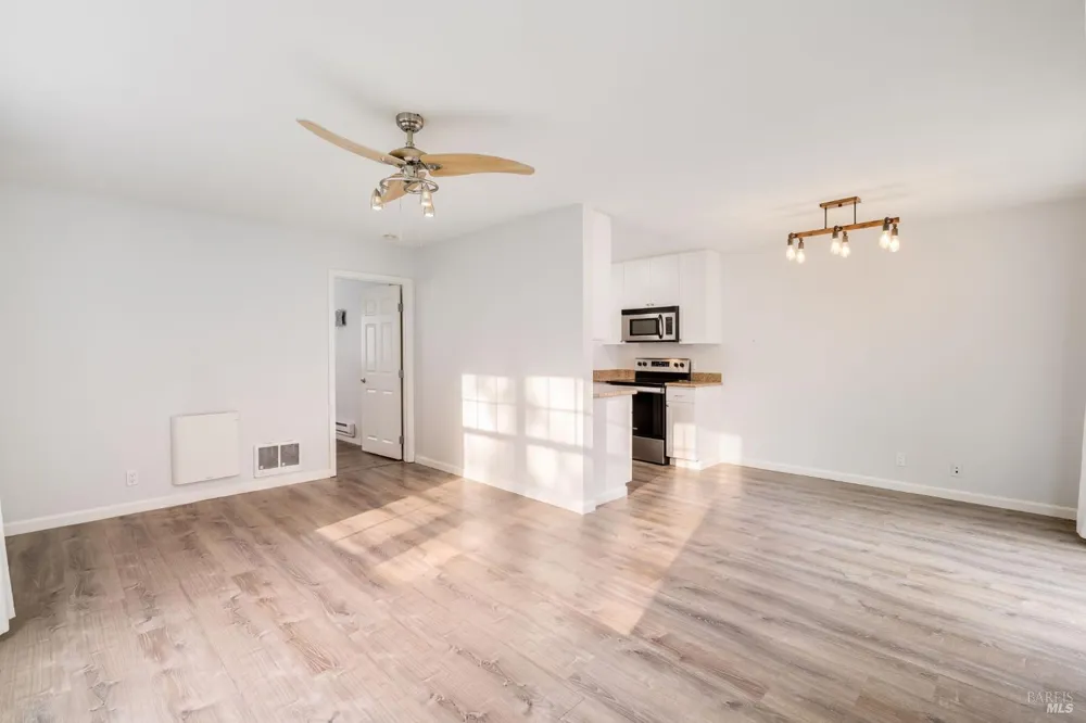 1618 Yardley Street Santa Rosa, CA 95403
